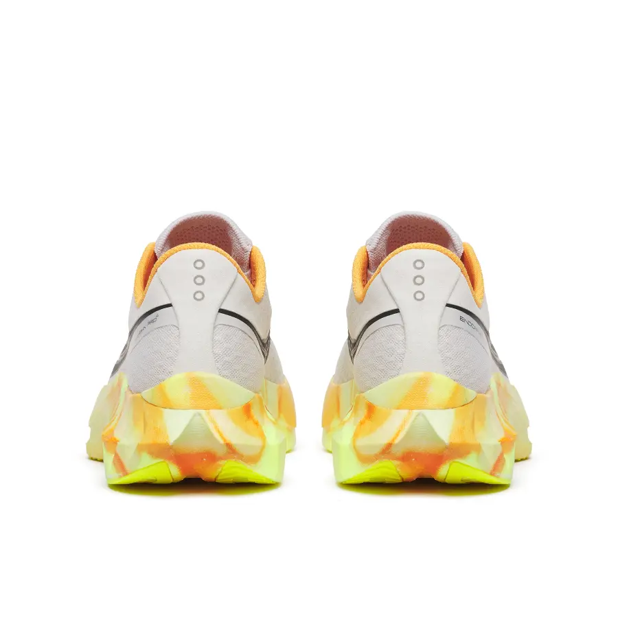 SAUCONY Endorphin Pro 4 M