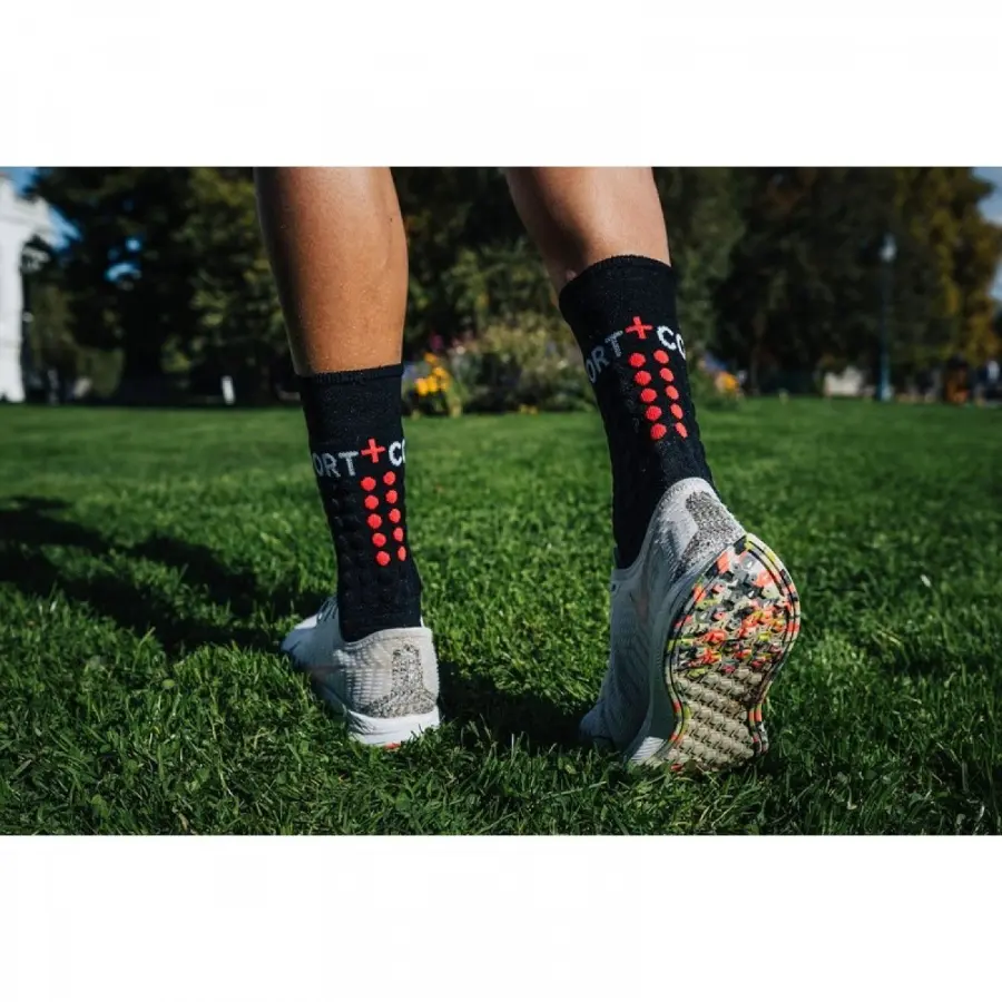 COMPRESSPORT Pro Racing Socks Winter Run