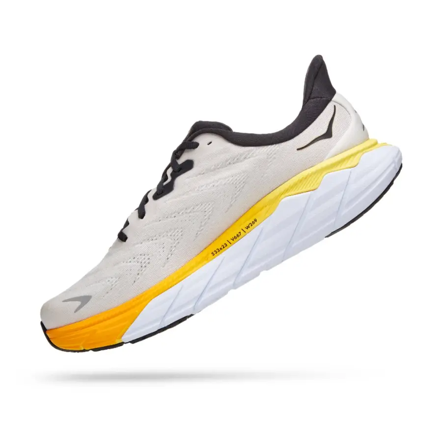 HOKA Arahi 6